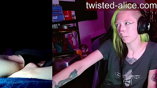 alicewonder09 online show from May 15, 3:35 am