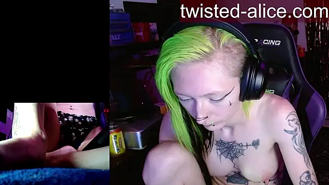 alicewonder09 online show from May 16, 3:36 am
