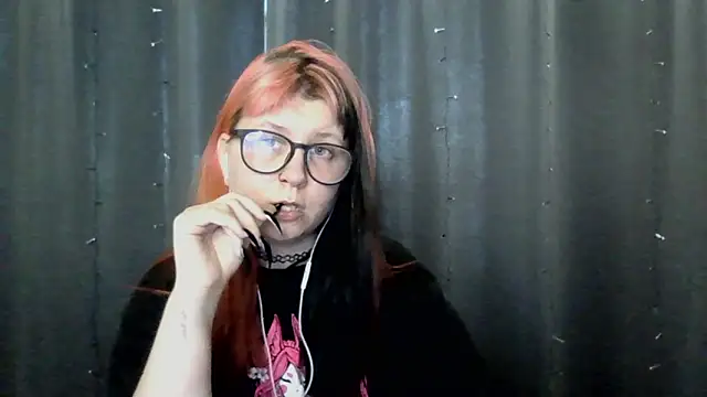 Snapshot of t0riayun0 chatting on February 13, 9:05 am t0riayun0 online show from February 13, 9:05 am