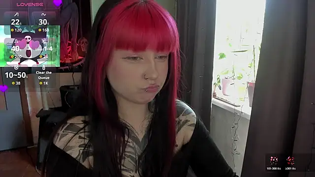 t0riayun0 online show from June 5, 2:23 pm