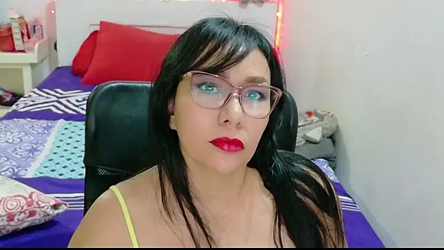hottplay online show from May 17, 7:43 pm