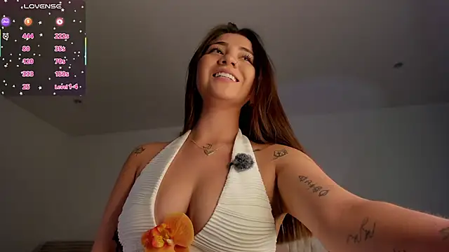 Snapshot of sara_cruz011 chatting on February 17, 9:32 pm sara cruz011 online show from February 17, 9:32 pm