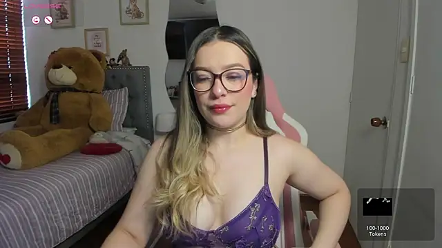 Snapshot of samysweet_8 chatting on June 27, 12:55 pm samysweet 8 online show from June 27, 12:55 pm