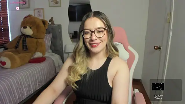 Snapshot of samysweet_8 chatting on July 1, 1:34 pm samysweet 8 online show from July 1, 1:34 pm