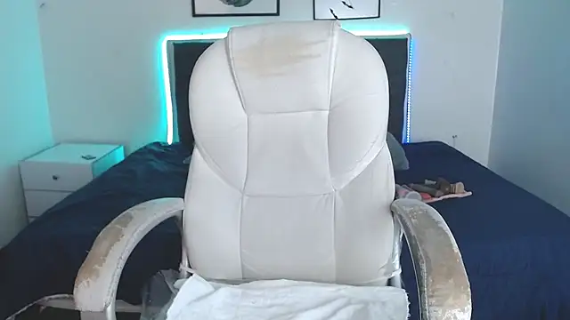 selena yourmilf online show from November 26, 5:47 pm