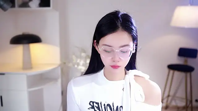 Ocean--Lili online show from January 11, 2:11 pm