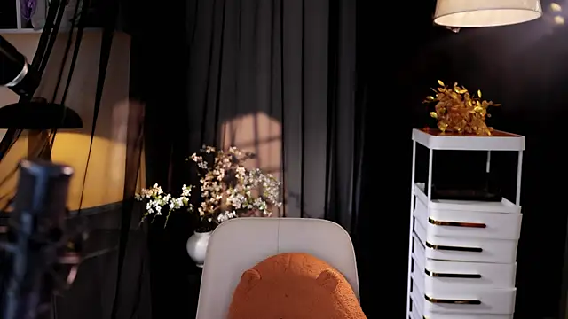 Ocean--Lili online show from April 27, 2:15 pm