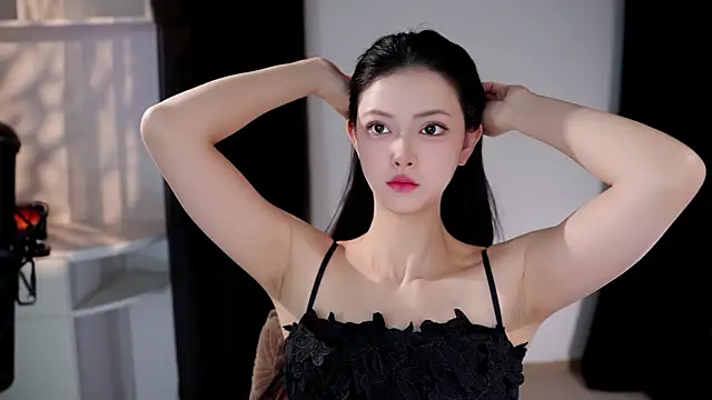 Ocean--Lili online show from May 10, 1:27 pm