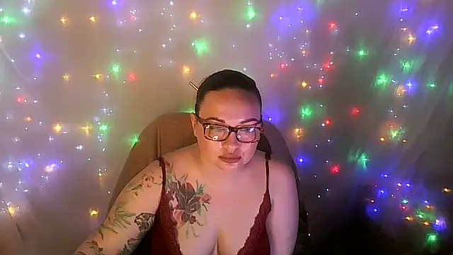 Snapshot of Victoria_Marks chatting on June 15, 12:18 pm Victoria Marks online show from June 15, 12:18 pm