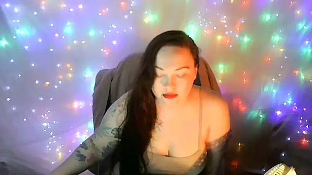 Snapshot of Victoria_Marks chatting on June 30, 10:55 pm Victoria Marks online show from June 30, 10:55 pm