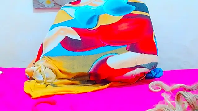 Snapshot of Camilexxx chatting on February 19, 3:41 pm Camilexxx online show from February 19, 3:41 pm