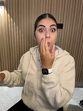 Sarasanders 4 online show from November 14, 2:54 am