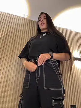 Sarasanders 4 online show from November 22, 4:33 am