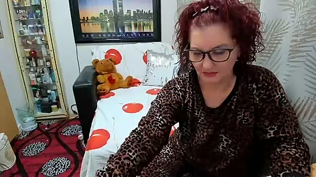 Snapshot of Mature4you44 chatting on April 8, 8:47 am Mature4you44 online show from April 8, 8:47 am