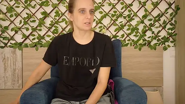 LadyChantale online show from November 3, 7:42 am