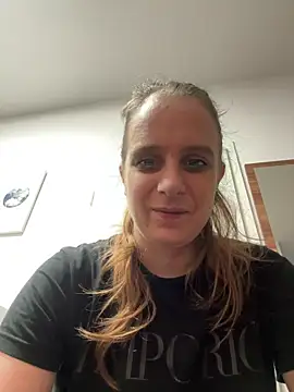 LadyChantale online show from May 7, 5:24 am