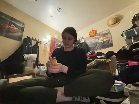 Snowbunnycake 131 online show from May 8, 5:29 pm