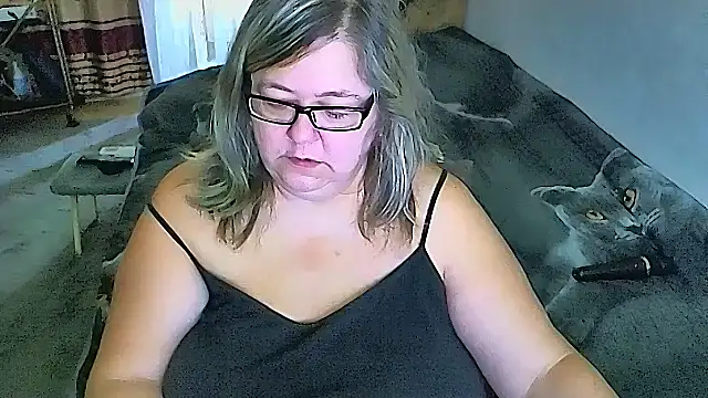 Snapshot of sex2 chatting on November 1, 1:29 am sex2 online show from November 1, 1:29 am