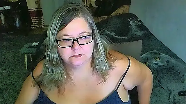 Snapshot of sex2 chatting on January 9, 12:35 am sex2 online show from January 9, 12:35 am