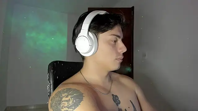 Snapshot of Giordano_Russo chatting on September 20, 10:00 pm Giordano Russo online show from September 20, 10:00 pm