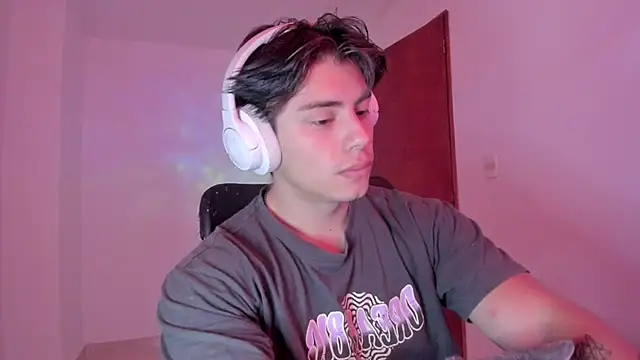 Snapshot of Giordano_Russo chatting on September 29, 5:40 pm Giordano Russo online show from September 29, 5:40 pm