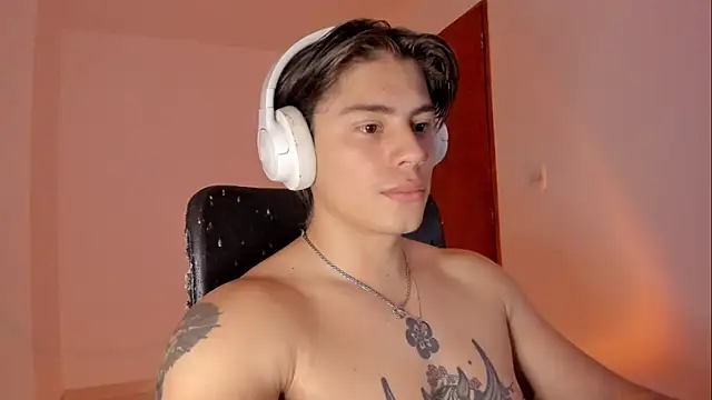 Giordano Russo online show from December 19, 6:59 pm