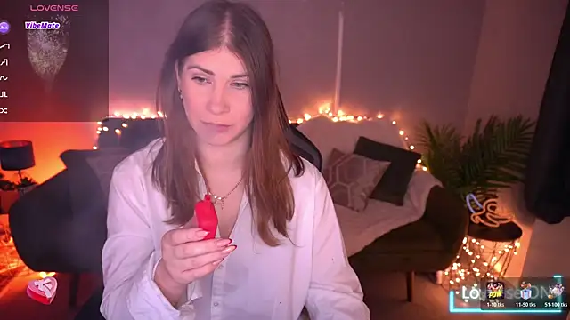 Snapshot of CassandraGood chatting on February 5, 7:46 am CassandraGood online show from February 5, 7:46 am