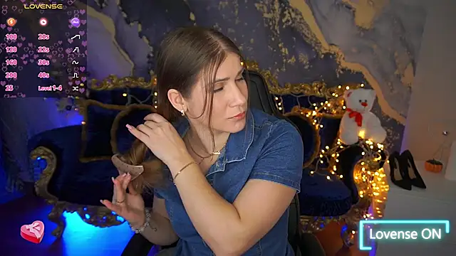 Snapshot of CassandraGood chatting on March 21, 8:19 am CassandraGood online show from March 21, 8:19 am