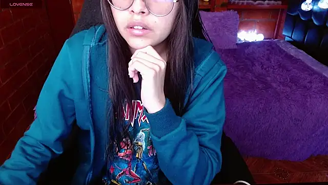 Snapshot of MidoriQuiinn chatting on June 13, 4:27 pm MidoriQuiinn online show from June 13, 4:27 pm