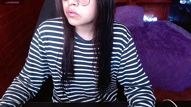 Snapshot of MidoriQuiinn chatting on June 18, 4:00 pm MidoriQuiinn online show from June 18, 4:00 pm