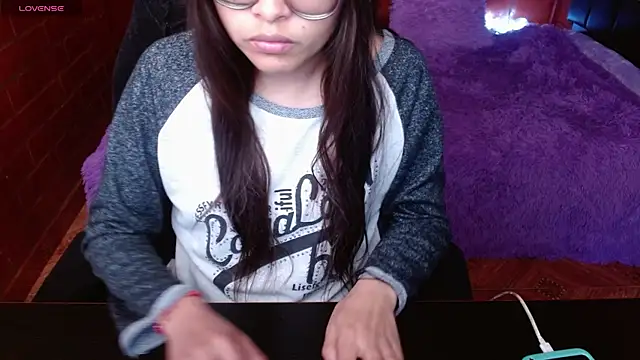 Snapshot of MidoriQuiinn chatting on June 22, 6:05 pm MidoriQuiinn online show from June 22, 6:05 pm