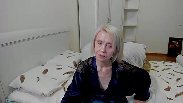 Snapshot of aminalive chatting on October 19, 5:57 pm aminalive online show from October 19, 5:57 pm