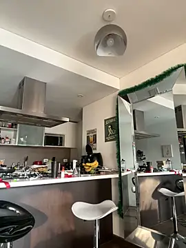 oriana zoeee online show from December 5, 9:50 pm