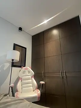 oriana zoeee online show from December 16, 11:18 pm