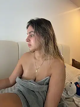 Snapshot of oriana_zoeee chatting on April 30, 12:39 am oriana zoeee online show from April 30, 12:39 am