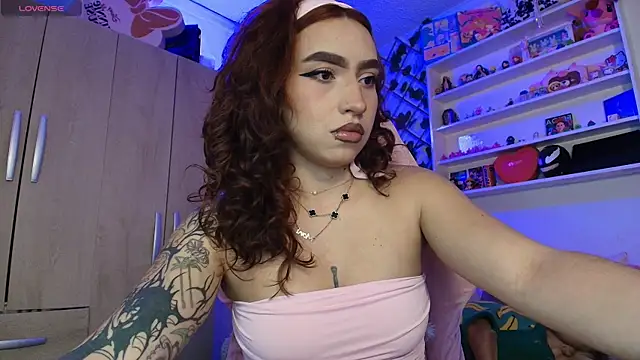 Snapshot of valenor_ chatting on April 22, 3:20 am valenor online show from April 22, 3:20 am