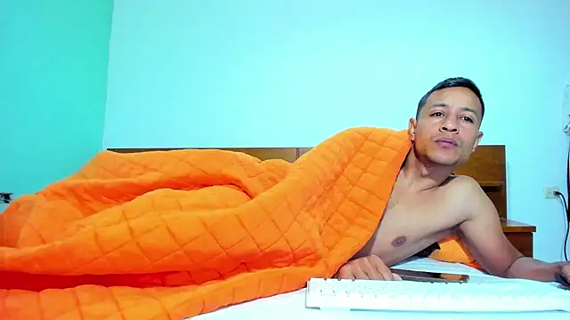 Snapshot of Maik_James chatting on March 18, 8:28 am Maik James online show from March 18, 8:28 am