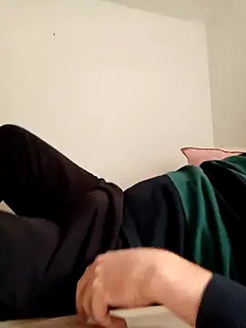 ScalicHat69 online show from November 18, 8:30 am