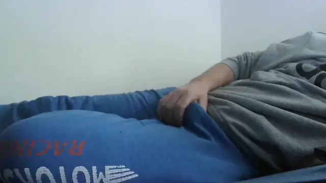 ScalicHat69 online show from December 16, 7:57 am