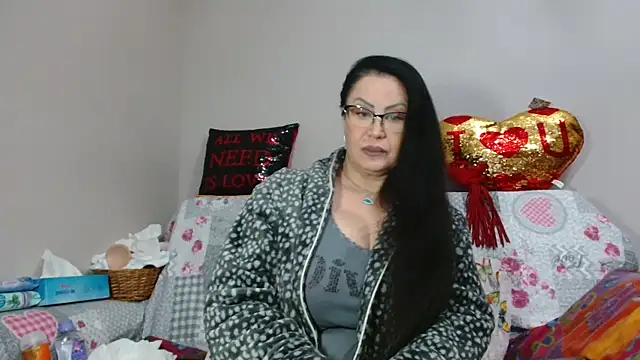 x  KHALEESI  x online show from December 5, 11:29 pm