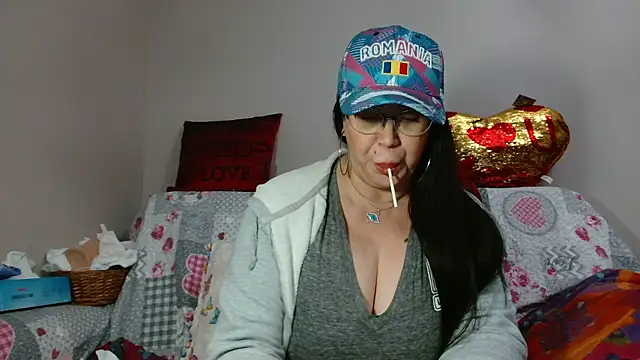x  KHALEESI  x online show from December 8, 1:56 am