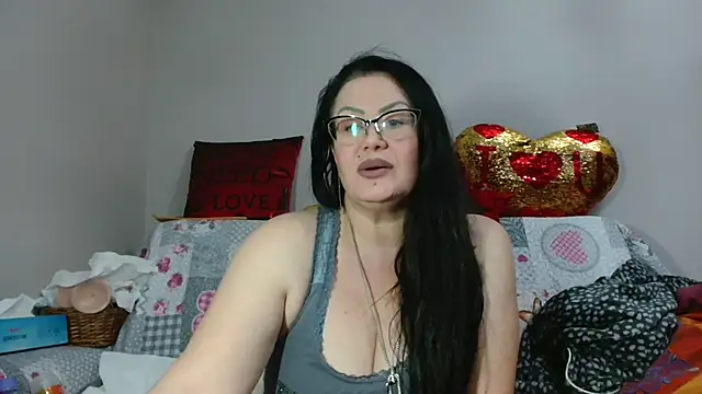 x  KHALEESI  x online show from December 13, 9:52 pm