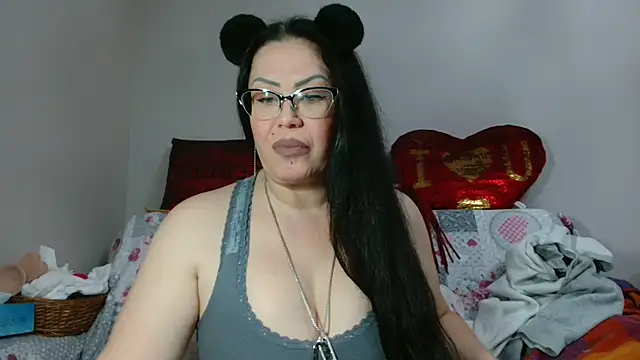x  KHALEESI  x online show from December 15, 10:26 pm