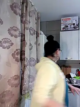 Snapshot of x__KHALEESI__x chatting on November 8, 3:45 pm x KHALEESI x online show from November 8, 3:45 pm