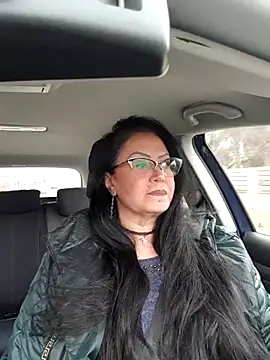 Snapshot of x__KHALEESI__x chatting on November 14, 9:19 am x KHALEESI x online show from November 14, 9:19 am