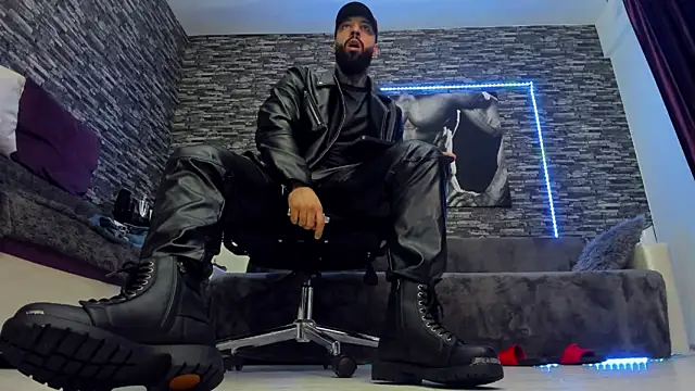 JonahHunt online show from December 2, 11:45 am