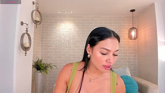 MollyJones  online show from May 7, 7:19 pm