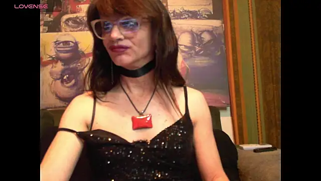 Snapshot of TheBlackWtch chatting on April 4, 9:01 pm TheBlackWtch online show from April 4, 9:01 pm