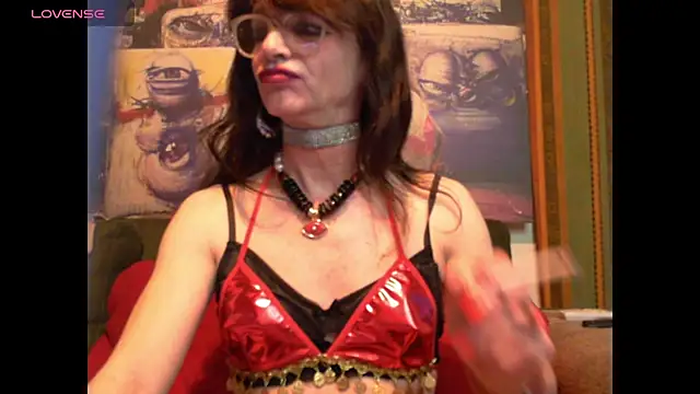Snapshot of TheBlackWtch chatting on April 30, 5:36 am TheBlackWtch online show from April 30, 5:36 am