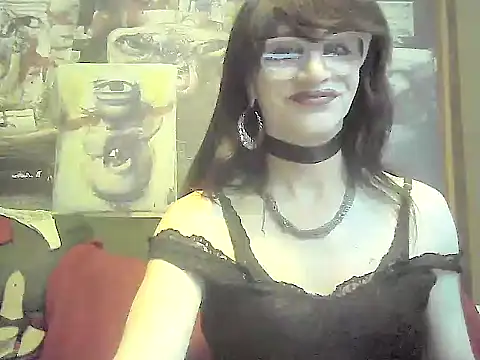 Snapshot of TheBlackWtch chatting on May 19, 10:38 pm TheBlackWtch online show from May 19, 10:38 pm